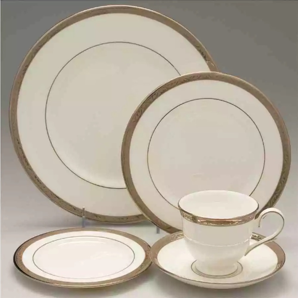 NEW Lenox Landmark Platinum 5 Piece Place Setting Bone China Discontinued